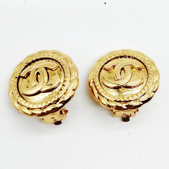 Chanel Earring Gold 500-072825 - Picture 1 of 9
